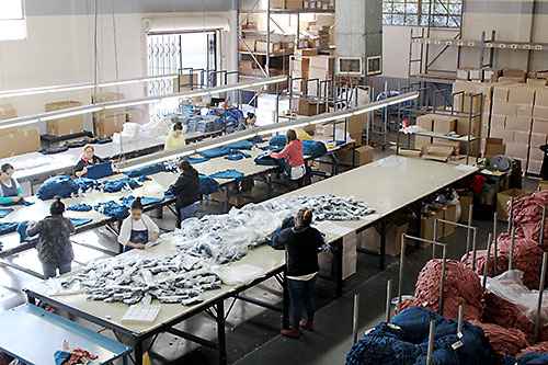 DTLA Print inspection and packaging shirts